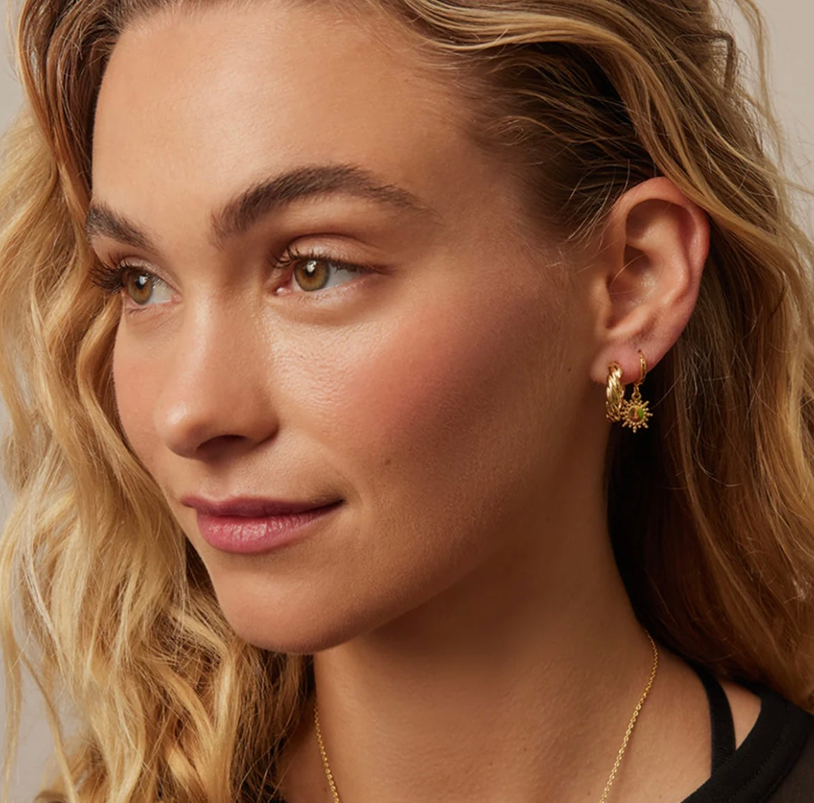 Ambre Twist Hoop Earrings - Gold