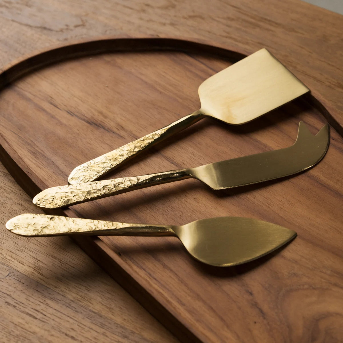 Mira Textured Brass Cheese Set