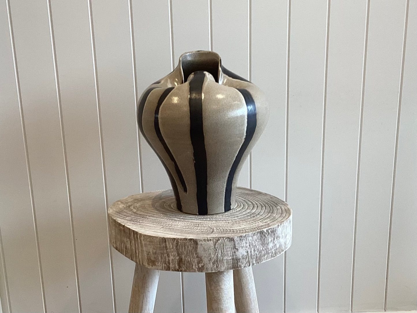Cayman Vase - Black / Beige  30x30x36 cm