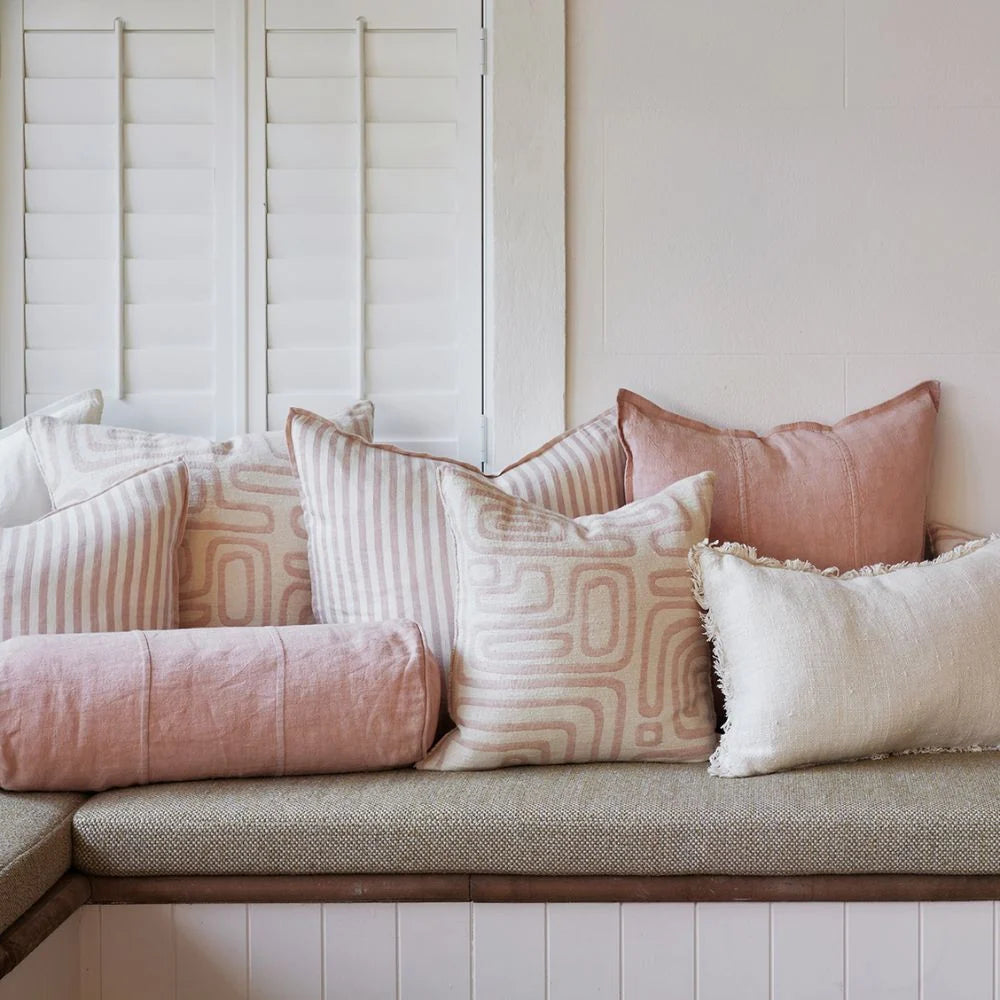 Drift Cushion - White/Soft Musk - 40 x 60 cm