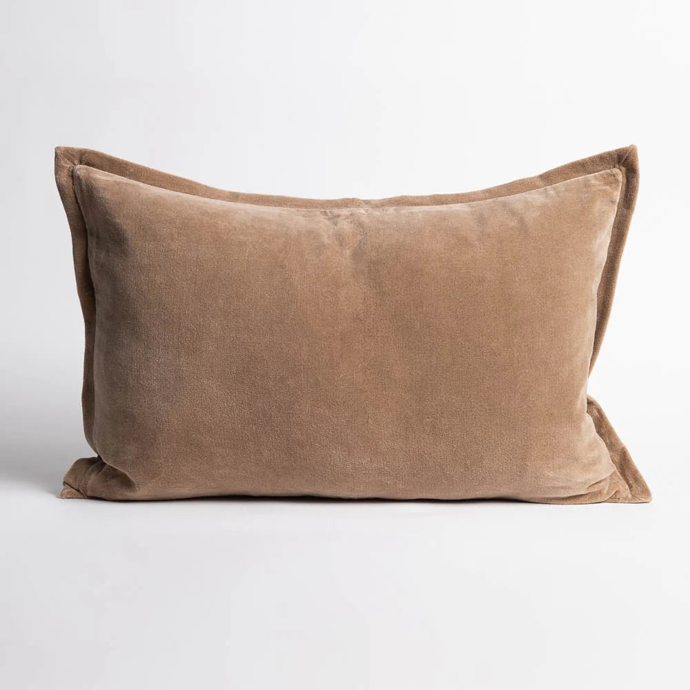 Evelyn Velvet Cushion Natural - Filled Cushion / 40x60cm