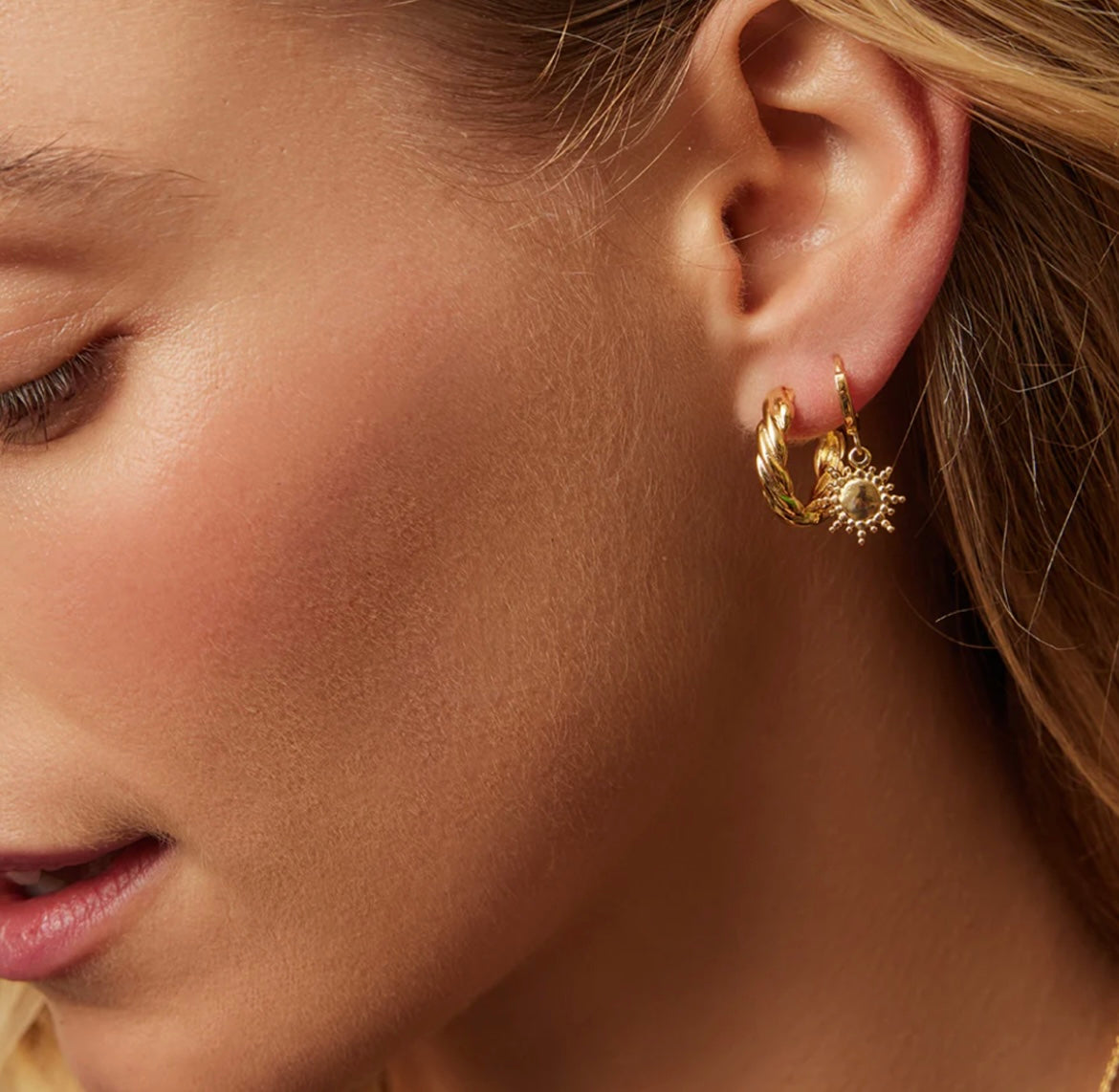 Ambre Twist Hoop Earrings - Gold