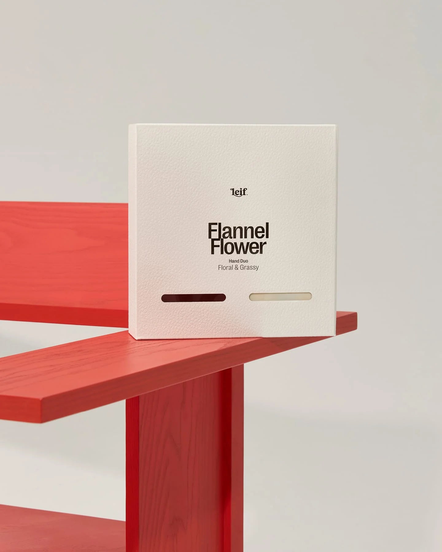 Leif Flannel Flower Hand Duo - Large