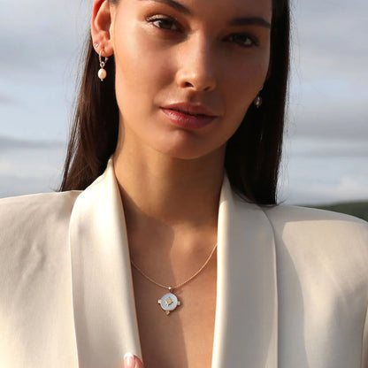 Oval Necklace with MOP in 18KT Yellow Gold Plate